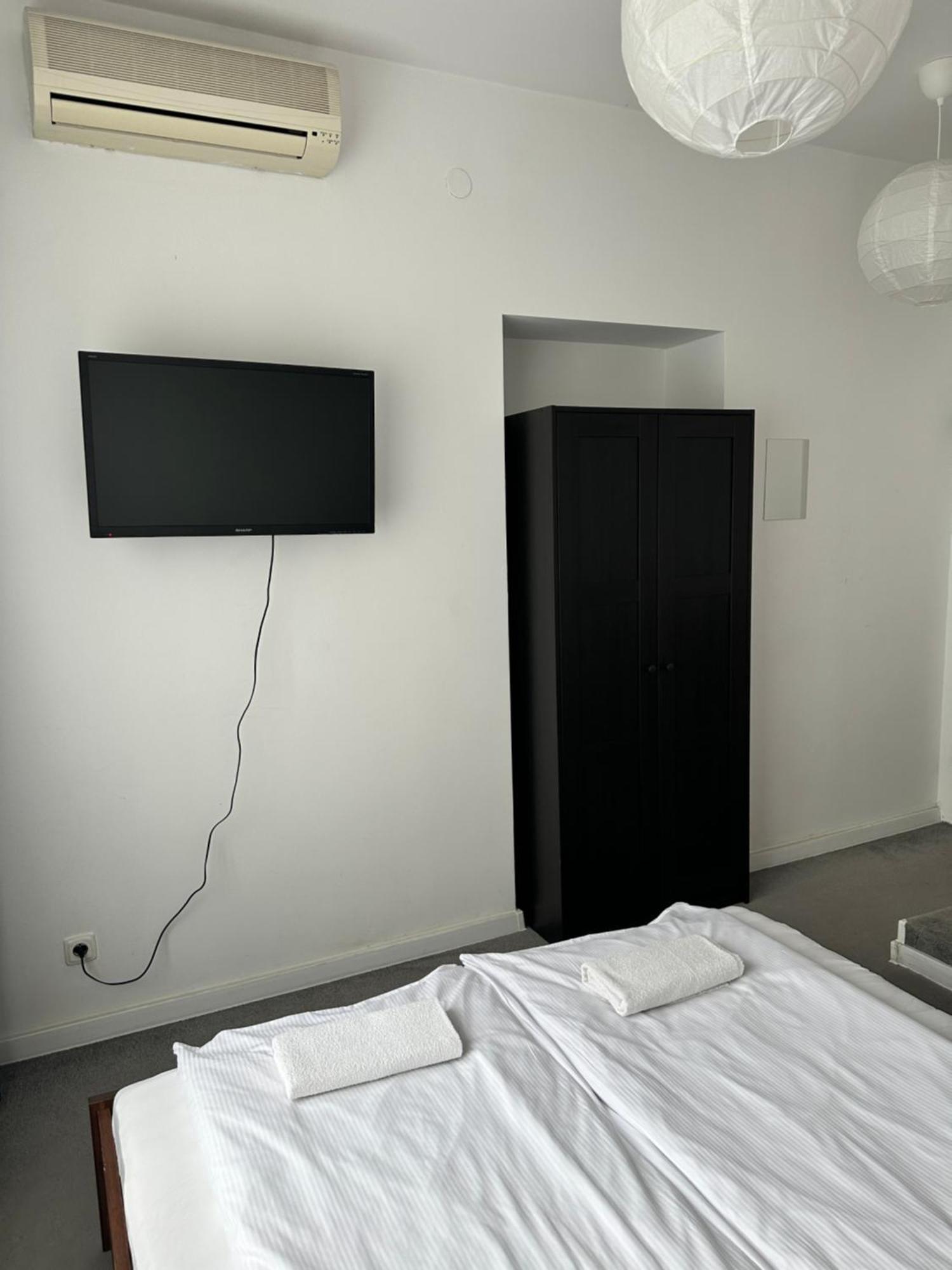 Demi Hostel